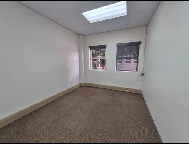 240M² OFFICE TO LET IN PAARDEPLAATS AH